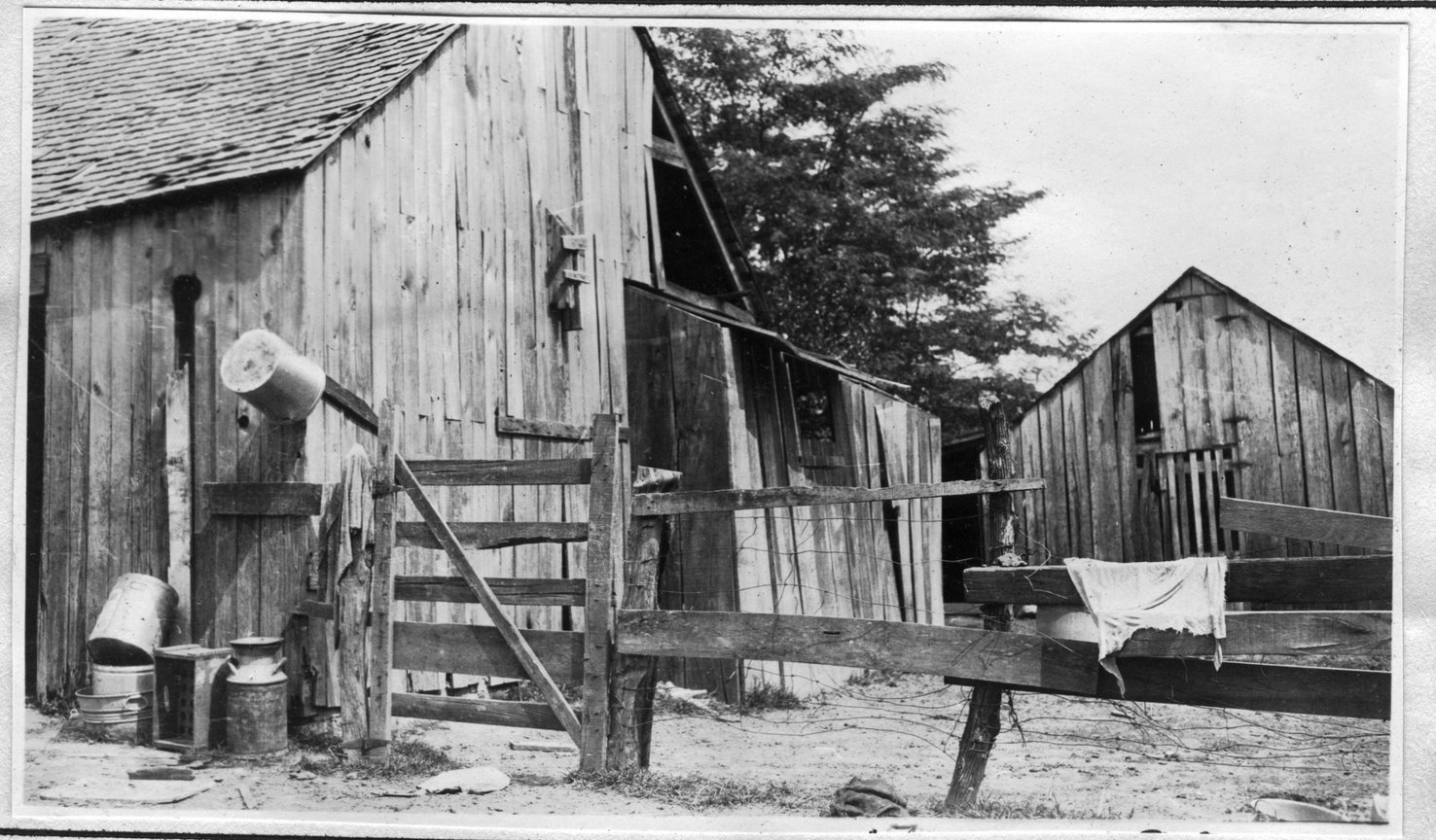076~G. A. Gresham Milkhouse Aug 1920.jpg